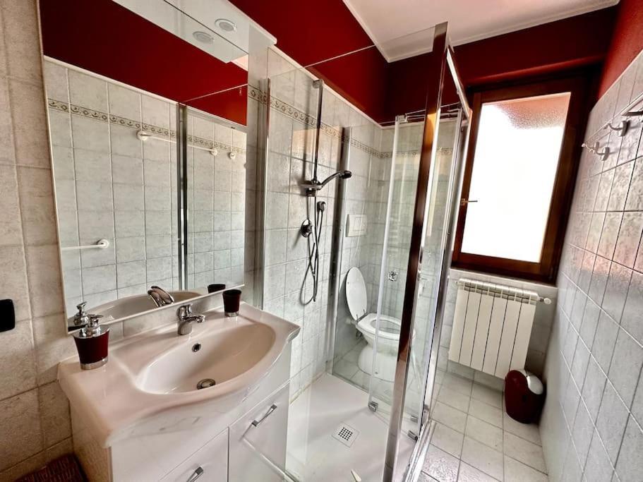 3Br Villetta Con Panoramica Sul Lago Нессо Экстерьер фото