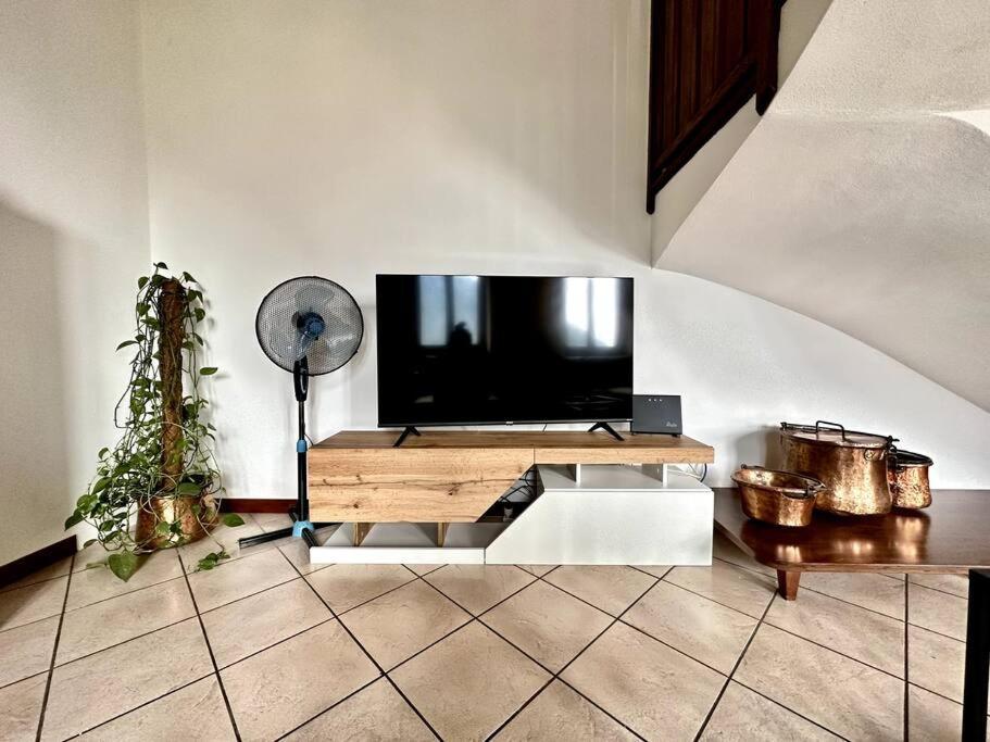 3Br Villetta Con Panoramica Sul Lago Нессо Экстерьер фото